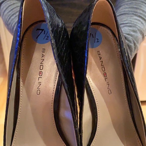 Black Bandolino snake patterned heel - Picture 5 of 6